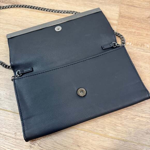 Vera Wang - Picture 2 of 5